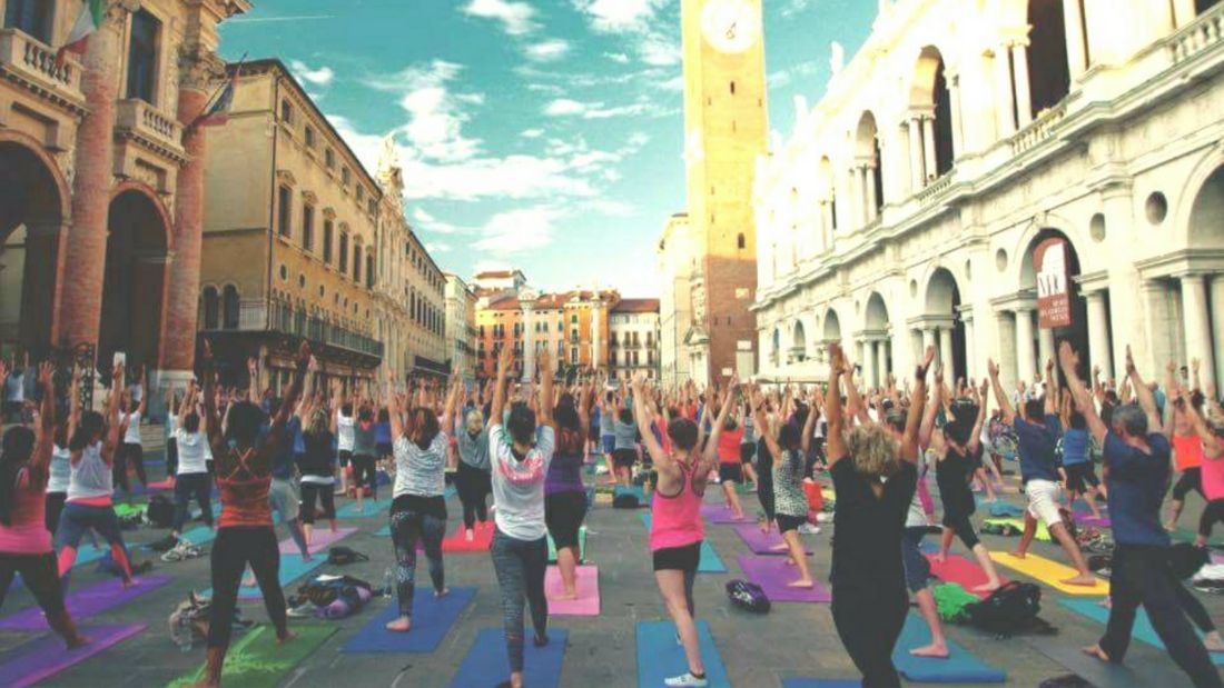 Giornata mondiale dello yoga a Vicenza, organizzato da Yoga Institute